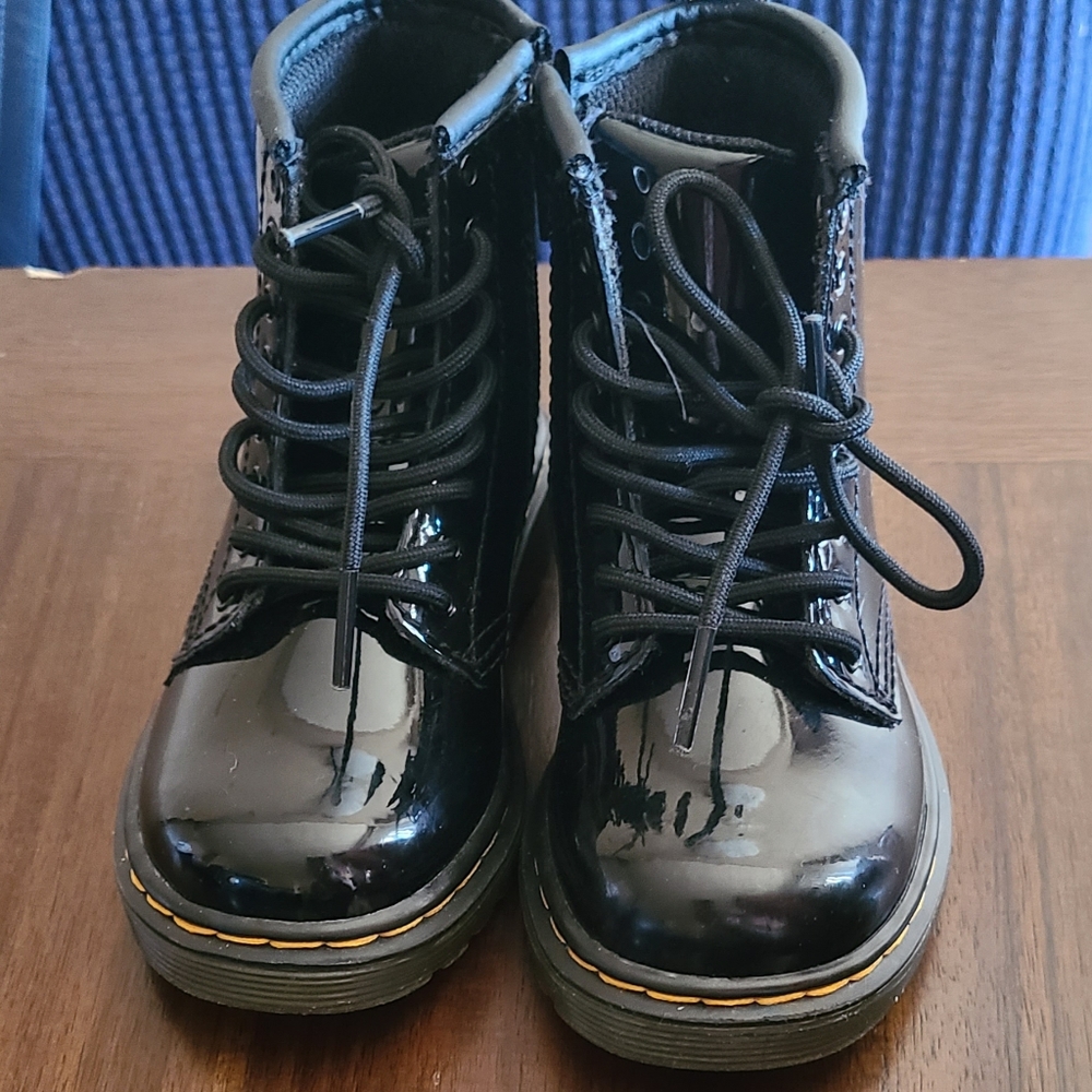 Toddler dr martens